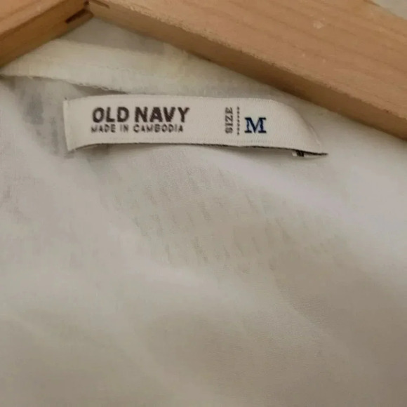 Old Navy M sheer‎ cream blouse - Picture 4 of 5